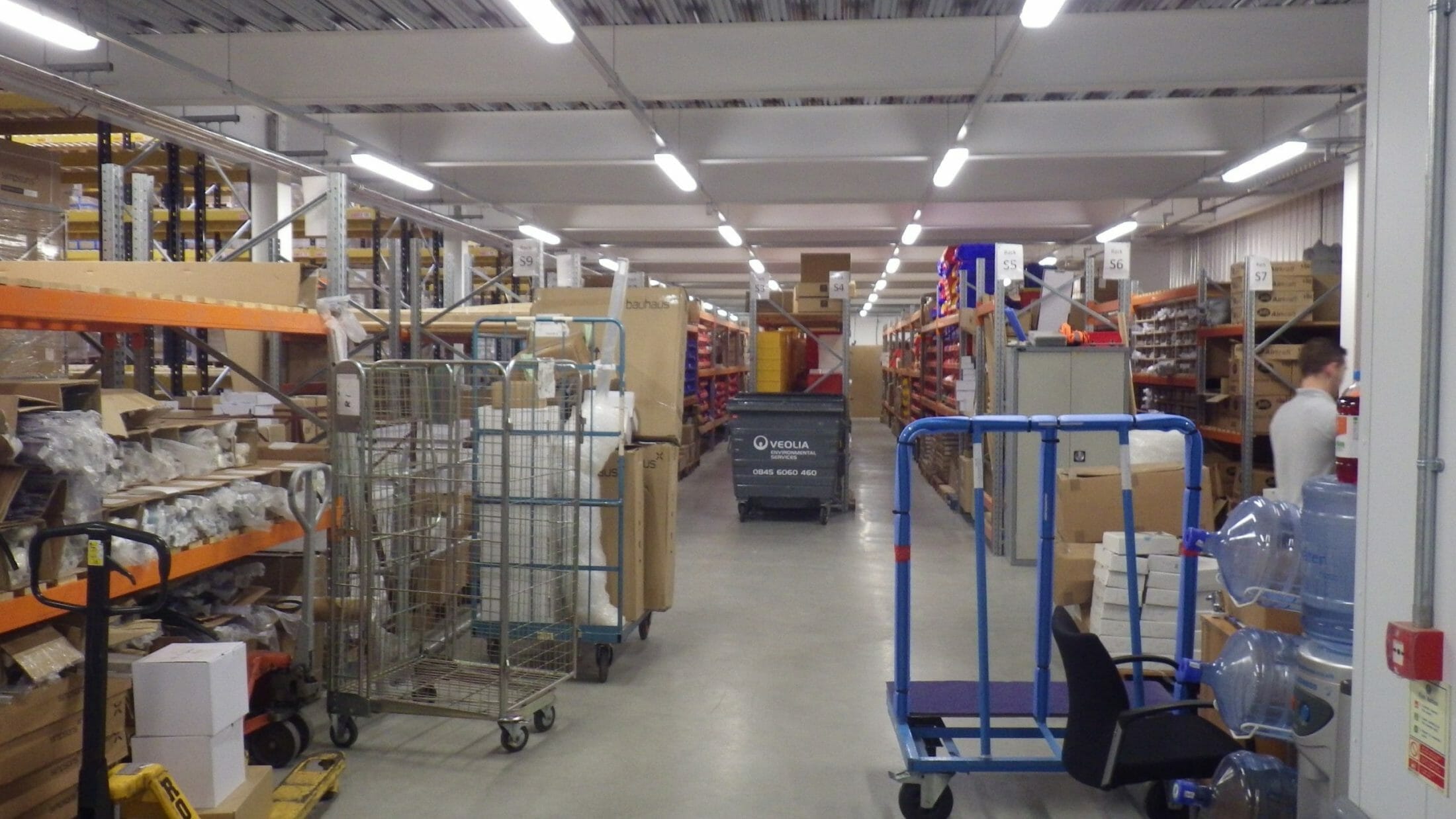 Commercial pest control contract in warehouse